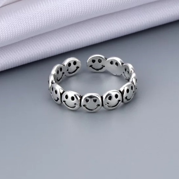 NEW 925 STERLING SILVER SMILE FACE ADJUSTABLE RING, CUTE RING, SHINY RING. - Picture 2 of 6